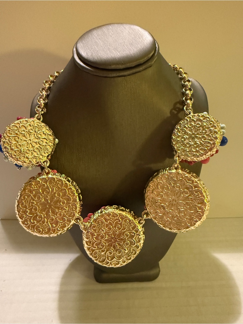 Talbots Vtg Floral Statement Gold Tone Enamel Beaded Rhinestone Bib Necklace - Picture 3 of 7